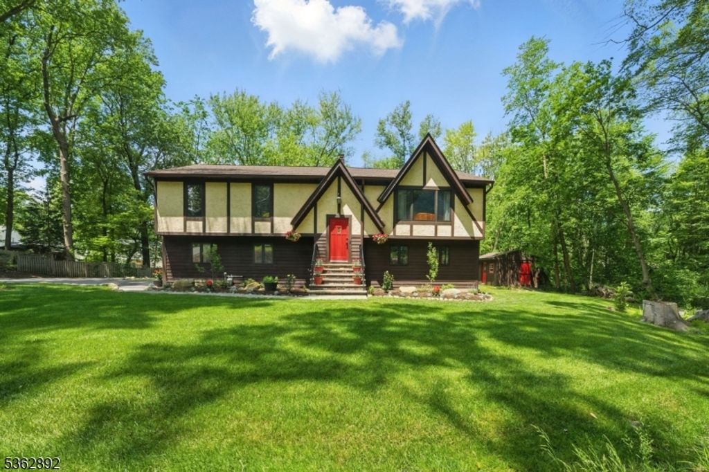 111 Redgate Rd, Parsippany-troy Hills Twp., NJ 07005