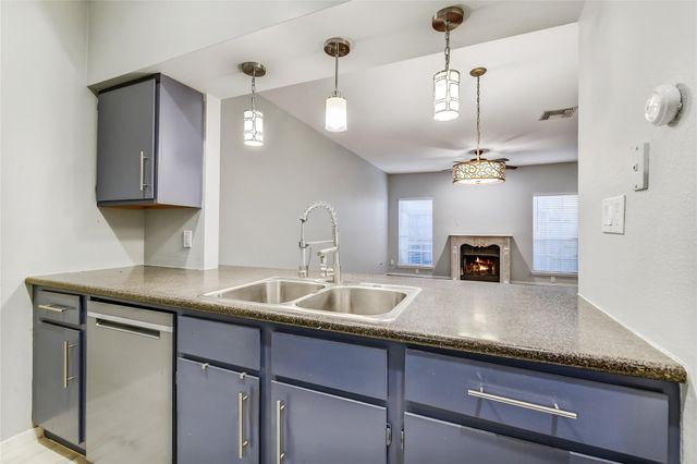 4001 Tanglewilde Street 1402, Houston, TX 77063