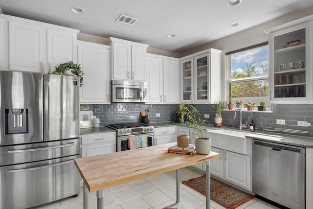 610 Bernstein ST 14, Austin, TX 78745