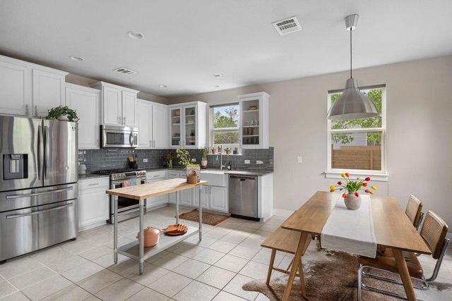 610 Bernstein ST 14, Austin, TX 78745