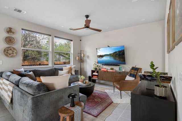 610 Bernstein ST 14, Austin, TX 78745