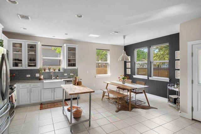 610 Bernstein ST 14, Austin, TX 78745