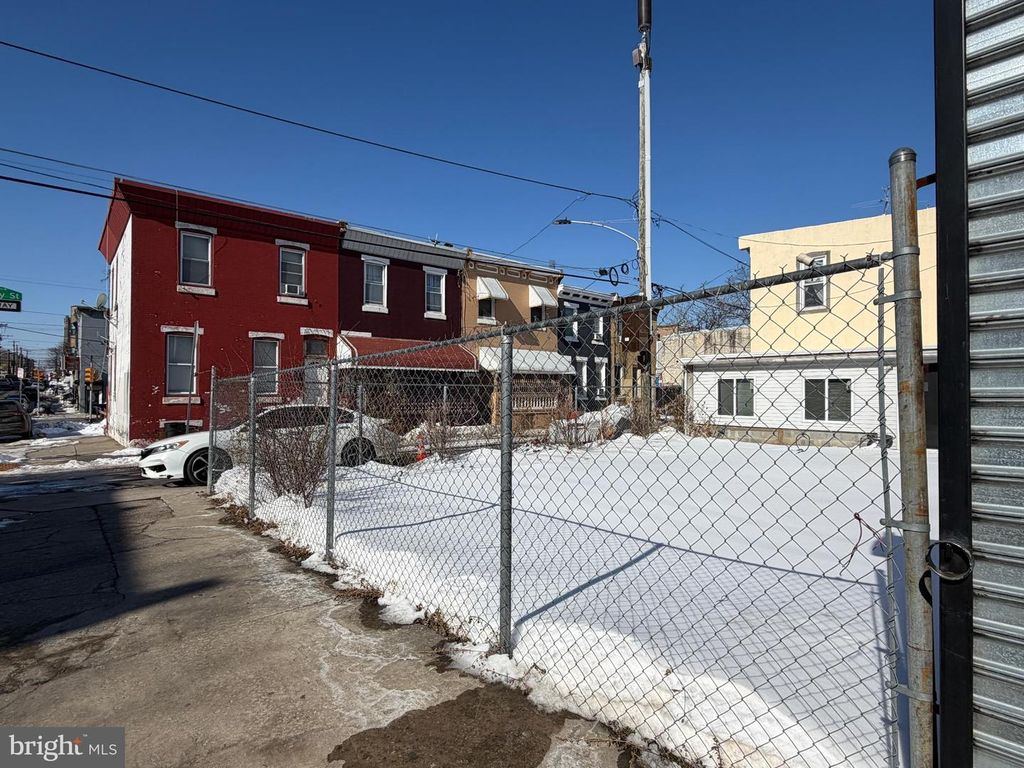 431-435 W YORK ST, Philadelphia, PA 19133