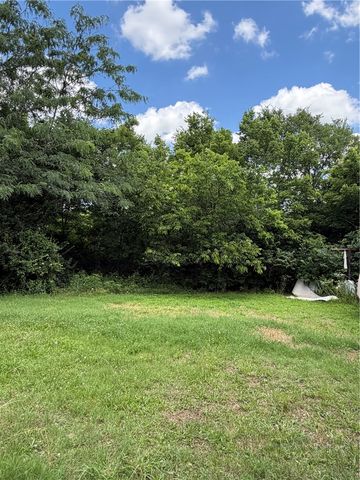 108 E Wolfdale Road, Farmington, AR 72730