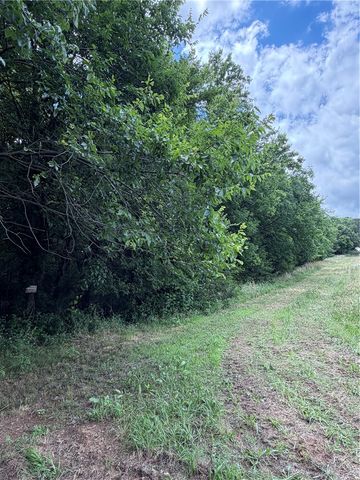 108 E Wolfdale Road, Farmington, AR 72730