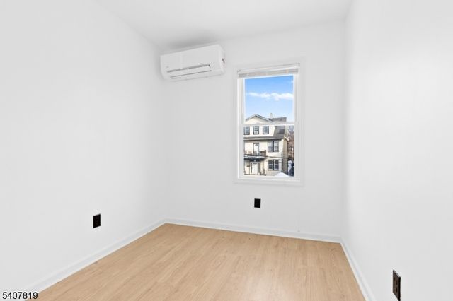 216 Renner Ave, Newark City, NJ 07112