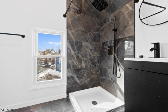 216 Renner Ave, Newark City, NJ 07112