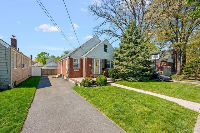 134 E Dover Street, Valley Stream, NY 11580