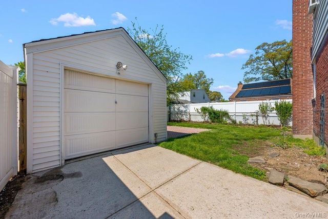 134 E Dover Street, Valley Stream, NY 11580