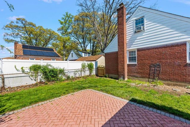 134 E Dover Street, Valley Stream, NY 11580