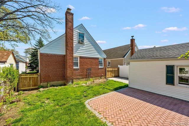 134 E Dover Street, Valley Stream, NY 11580