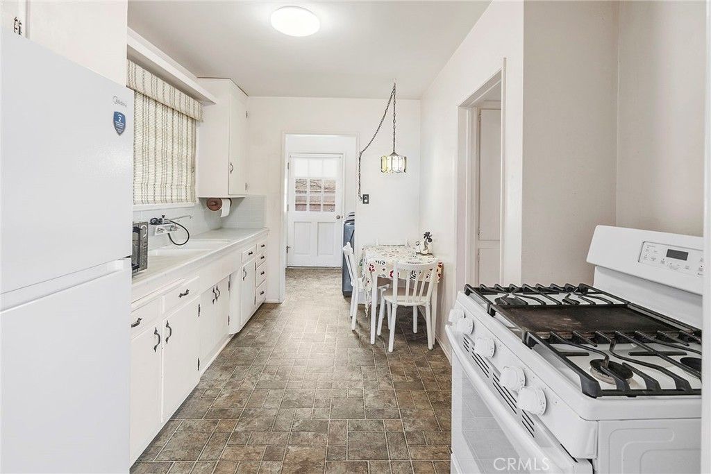 Image 10 of property listing at 26223 Delos, Torrance, CA 90505