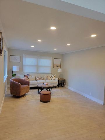 6352 W Medford AVENUE, Milwaukee, WI 53218