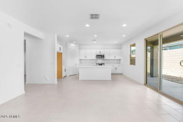 25168 N 165TH Avenue, Surprise, AZ 85387