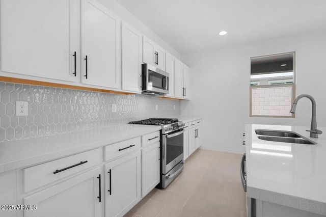 25168 N 165TH Avenue, Surprise, AZ 85387