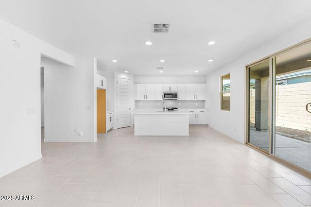 25168 N 165TH Avenue, Surprise, AZ 85387