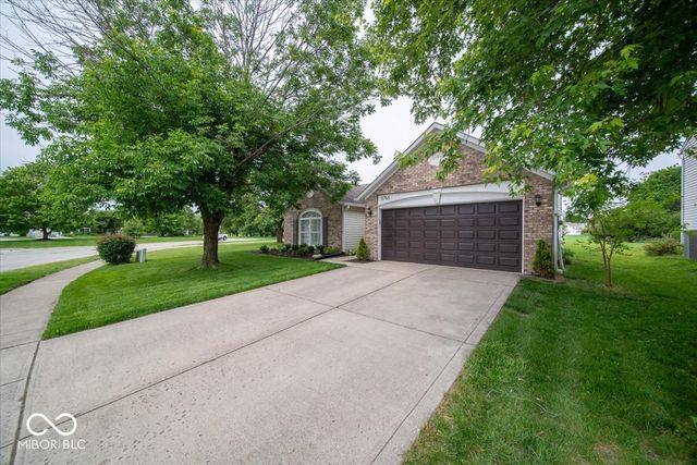 6766 Lexington Circle, Zionsville, IN 46077