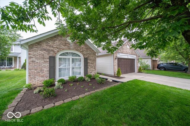 6766 Lexington Circle, Zionsville, IN 46077