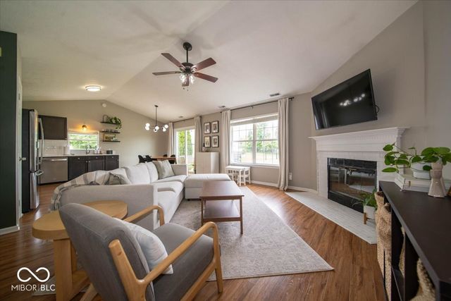 6766 Lexington Circle, Zionsville, IN 46077