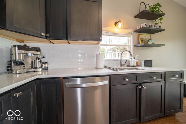 6766 Lexington Circle, Zionsville, IN 46077