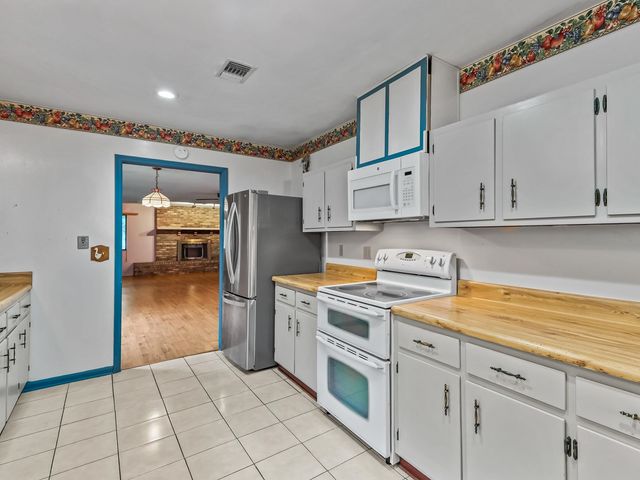 7049 Carmel Drive, Tallahassee, FL 32309