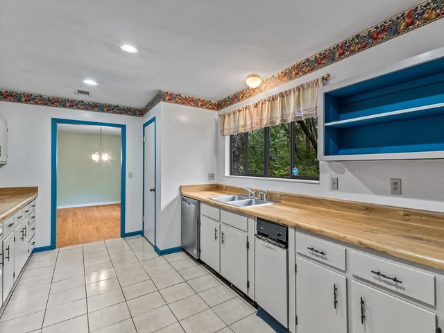 7049 Carmel Drive, Tallahassee, FL 32309