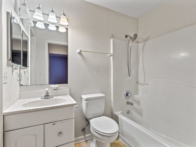 7049 Carmel Drive, Tallahassee, FL 32309