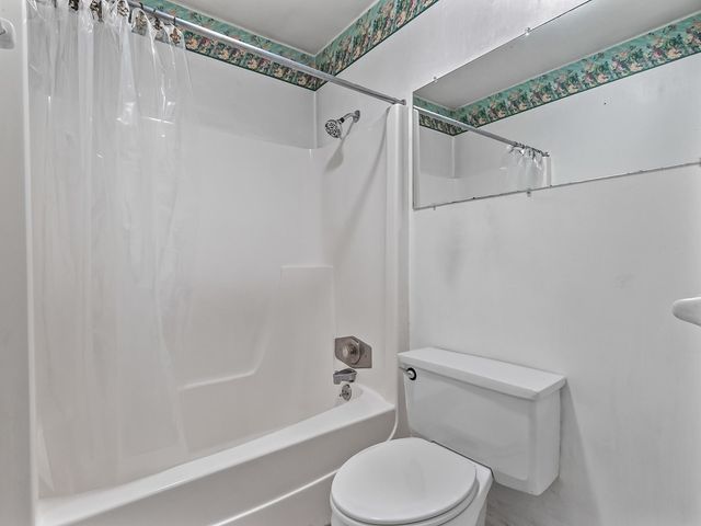 7049 Carmel Drive, Tallahassee, FL 32309