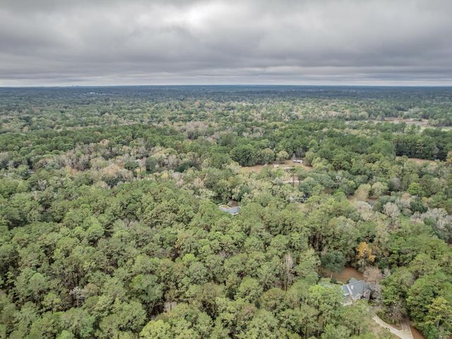 7049 Carmel Drive, Tallahassee, FL 32309