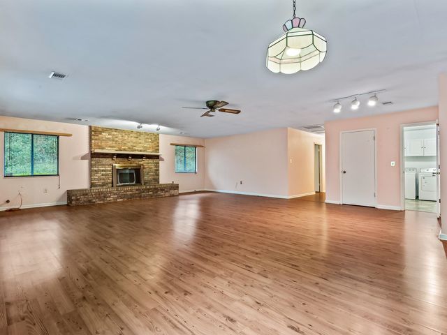 7049 Carmel Drive, Tallahassee, FL 32309