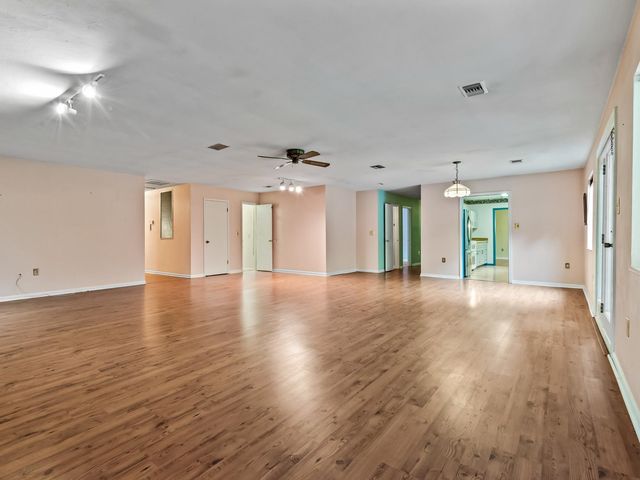 7049 Carmel Drive, Tallahassee, FL 32309