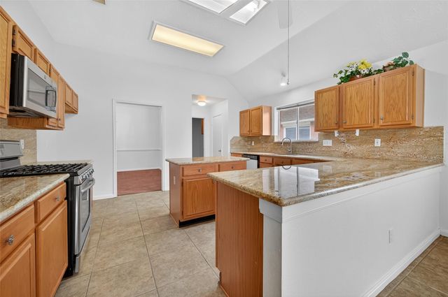 914 W Peach Hollow Circle, Pearland, TX 77584