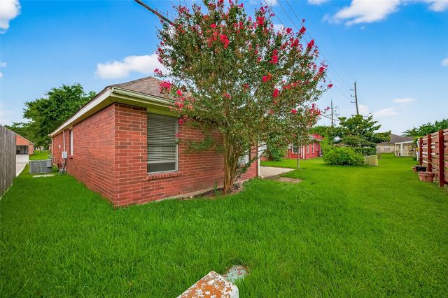 914 W Peach Hollow Circle, Pearland, TX 77584