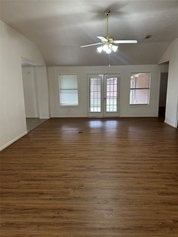 914 W Peach Hollow Circle, Pearland, TX 77584