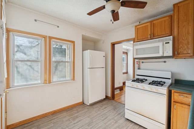 802 Howell Street N, Saint Paul, MN 55104