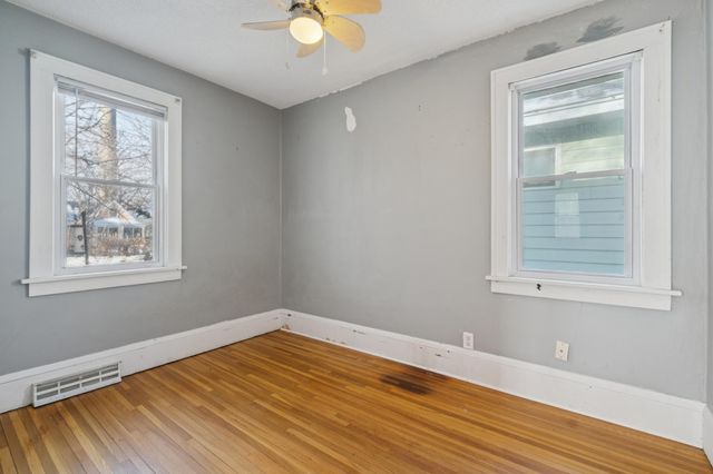 802 Howell Street N, Saint Paul, MN 55104