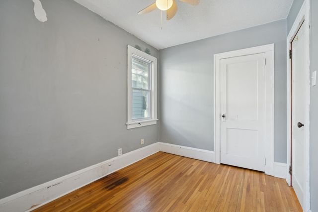 802 Howell Street N, Saint Paul, MN 55104