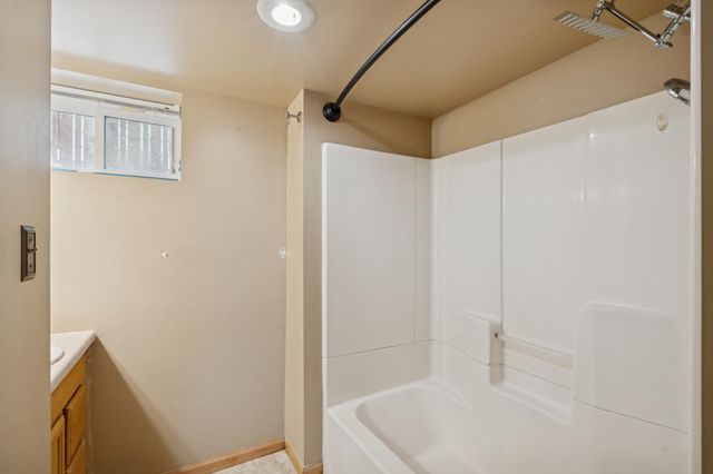 802 Howell Street N, Saint Paul, MN 55104