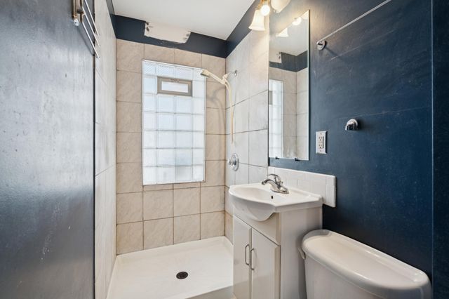 802 Howell Street N, Saint Paul, MN 55104