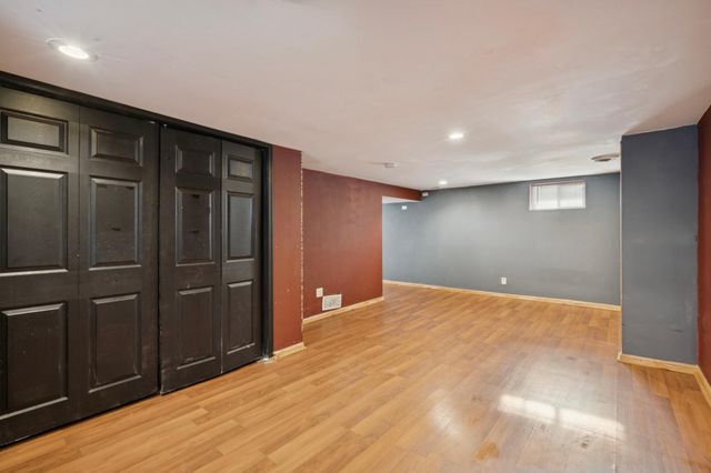 802 Howell Street N, Saint Paul, MN 55104