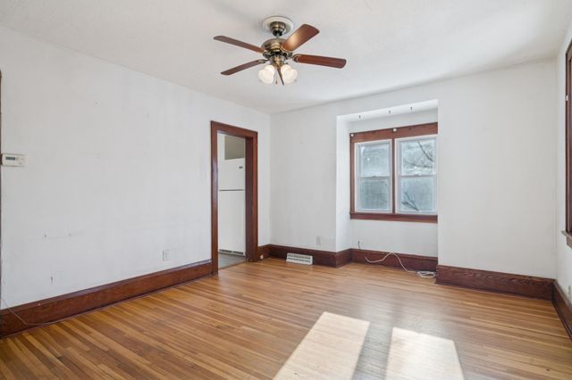 802 Howell Street N, Saint Paul, MN 55104