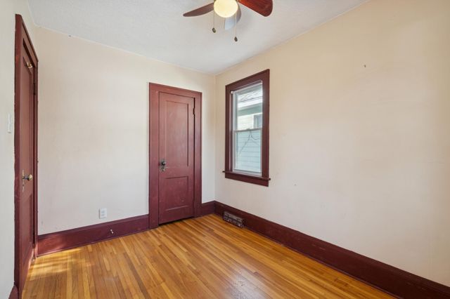 802 Howell Street N, Saint Paul, MN 55104