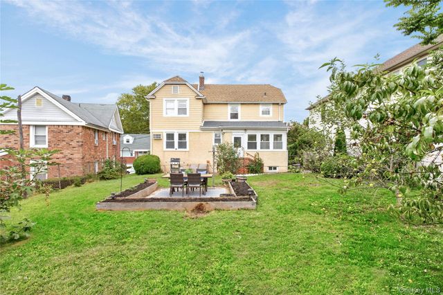 12 Pulaski Place, Port Washington, NY 11050