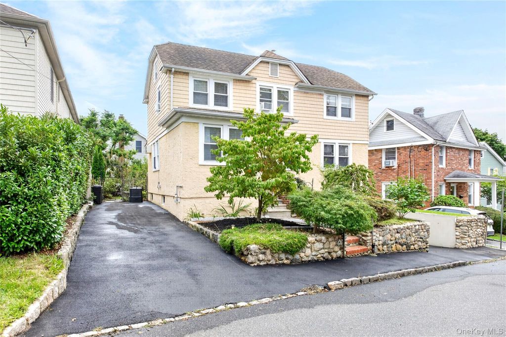 12 Pulaski Place, Port Washington, NY 11050 — exterior