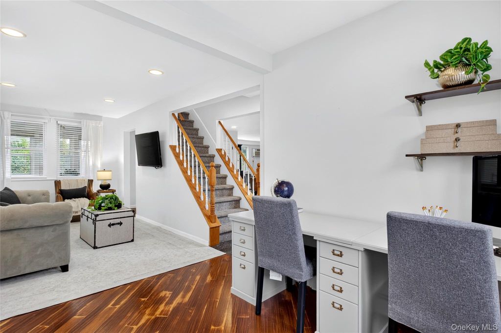 12 Pulaski Place, Port Washington, NY 11050 — photo 4