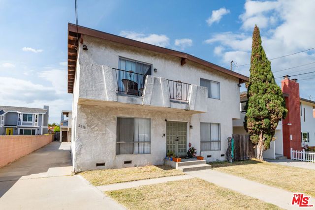 2013 Ruhland Avenue, Redondo Beach, CA 90278