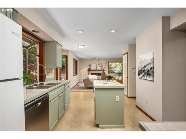 6667 APOLLO Rd, West Linn, OR 97068