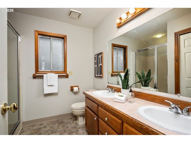 6667 APOLLO Rd, West Linn, OR 97068