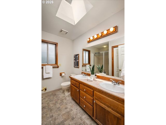 6667 APOLLO Rd, West Linn, OR 97068