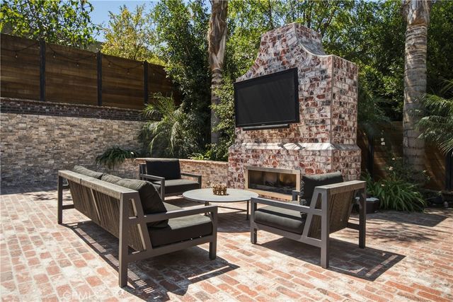 3184 Dona Sarita Place, Studio City, CA 91604